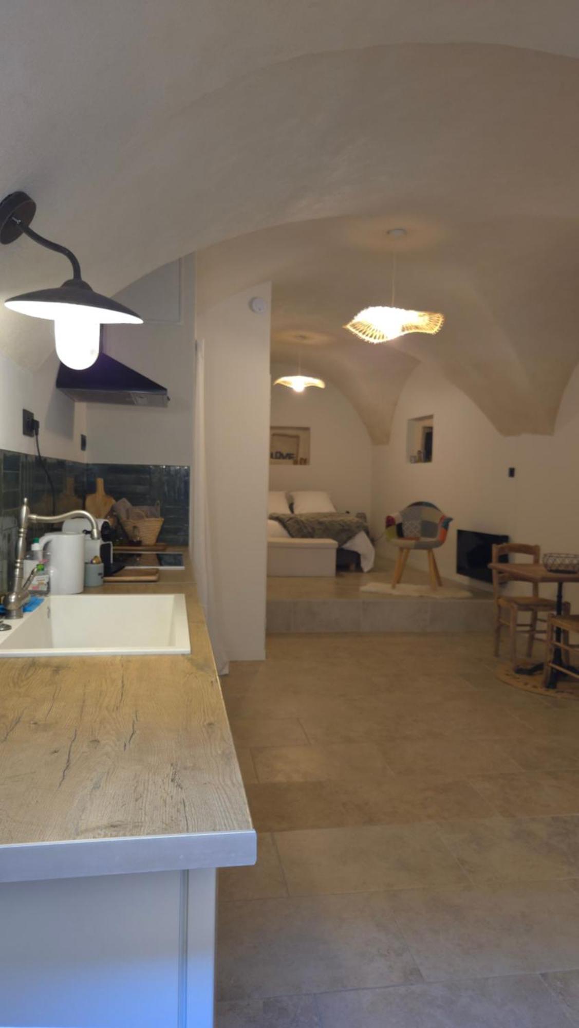Petit Bonheur Apartment Lauris ภายนอก รูปภาพ