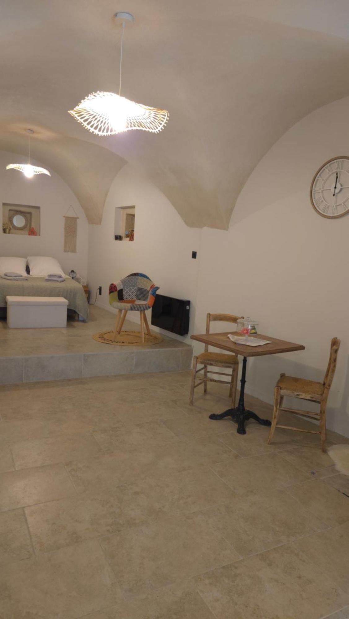 Petit Bonheur Apartment Lauris ภายนอก รูปภาพ